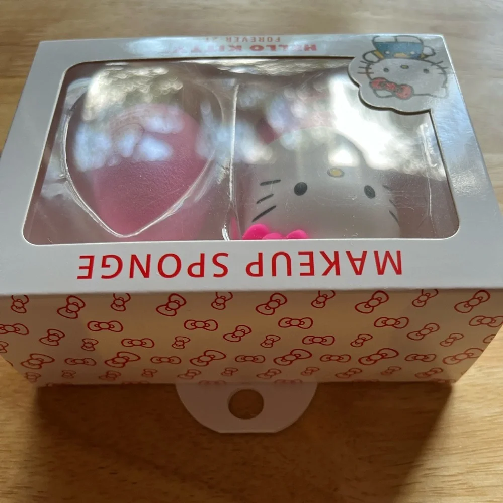 Hello Kitty Pink and White Makeup Sponge Duo - Picture 4 of 5